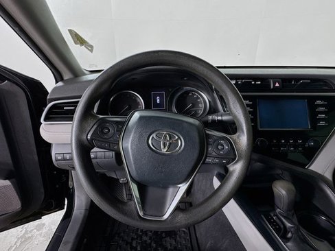Used 2018 Toyota Camry L image 13
