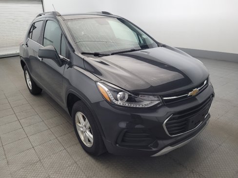 Used 2020 Chevrolet Trax LT w/ LT Convenience Package image 13