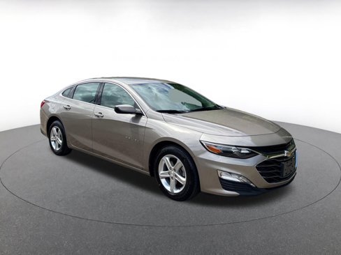 Used 2023 Chevrolet Malibu LT w/ Driver Confidence Package image 2