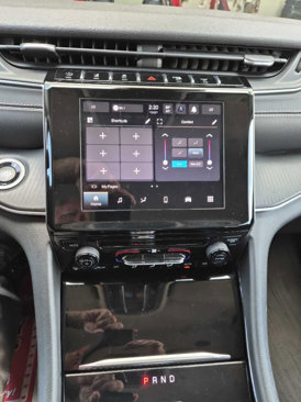 Used 2023 Jeep Grand Cherokee Laredo image 8