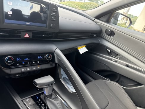 New 2025 Hyundai Elantra Sport image 10
