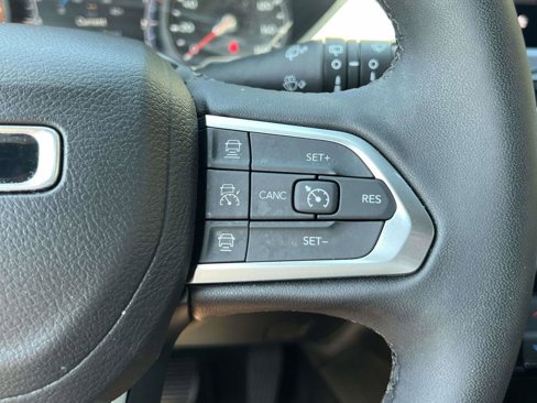 Used 2024 Jeep Compass Limited image 22