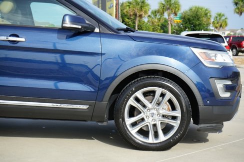 Used 2017 Ford Explorer Limited w/ Equipment Group 301A image 9
