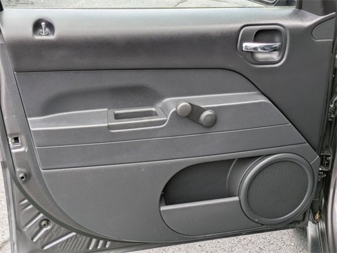 Certified 2016 Jeep Patriot Sport image 11