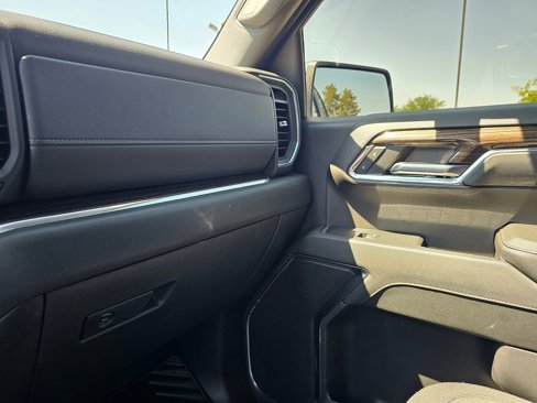 Used 2023 Chevrolet Silverado 1500 LT image 26