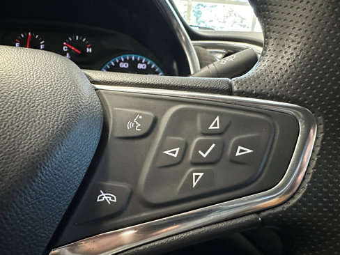 Used 2021 Chevrolet Malibu LT image 33