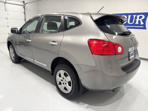 Used 2013 Nissan Rogue S image 4