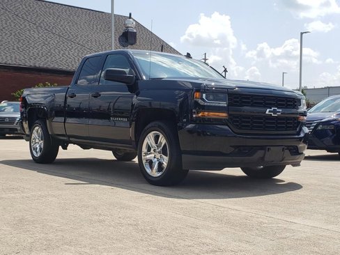 Used 2017 Chevrolet Silverado 1500 Custom w/ Custom Convenience Package image 1