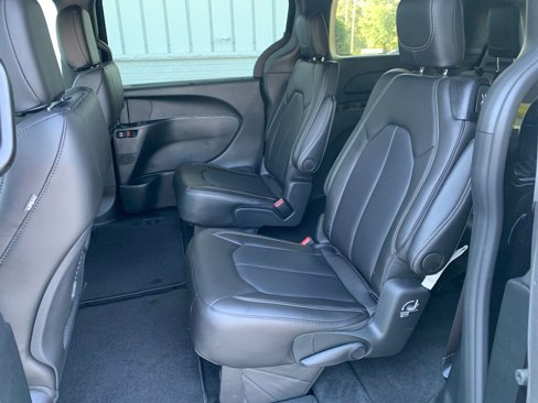 New 2026 Chrysler Pacifica Select image 24