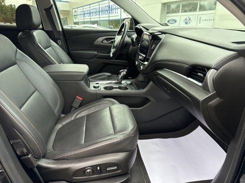 Used 2021 Chevrolet Traverse RS image 15