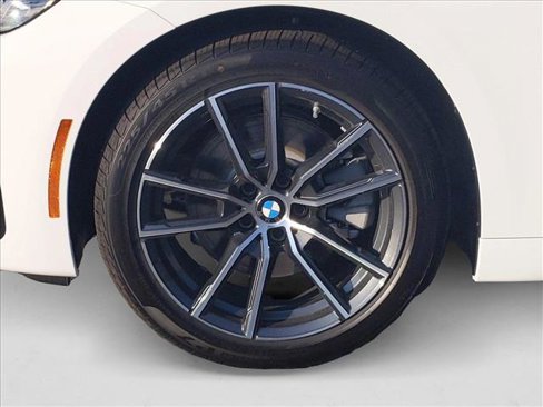 Used 2025 BMW 230i xDrive Coupe w/ Premium Package image 10