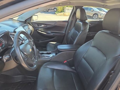Used 2017 Chevrolet Malibu LT w/ Leather Package image 15