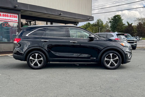 Used 2017 Kia Sorento EX image 3