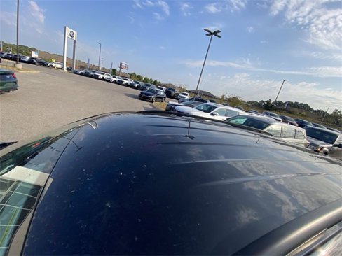 Used 2020 Volkswagen Tiguan S image 3