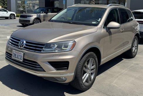 Used 2016 Volkswagen Touareg TDI image 1