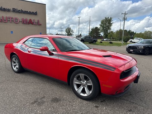 Used 2015 Dodge Challenger SXT w/ Driver Convenience Group image 7
