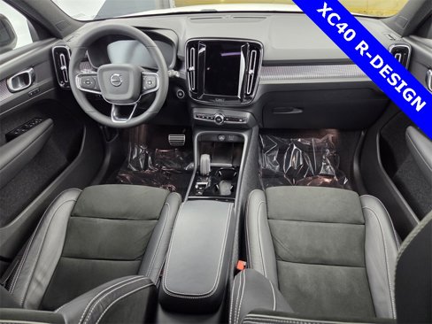 Used 2022 Volvo XC40 T5 R-Design w/ Advanced Package image 15