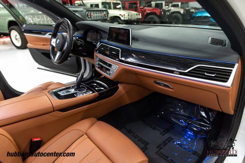 Used 2022 BMW 750i xDrive w/ M Sport Package image 25