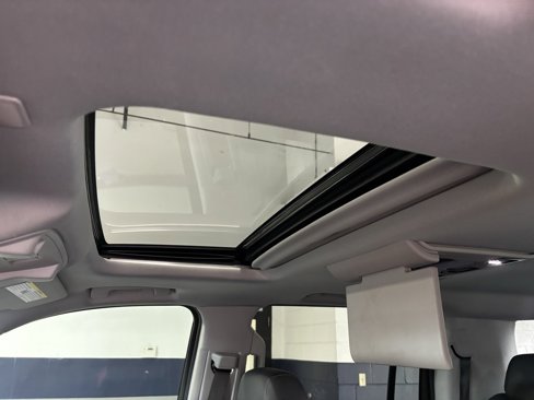 Used 2019 Cadillac Escalade ESV Luxury image 3