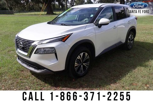 Used 2023 Nissan Rogue SV image 2