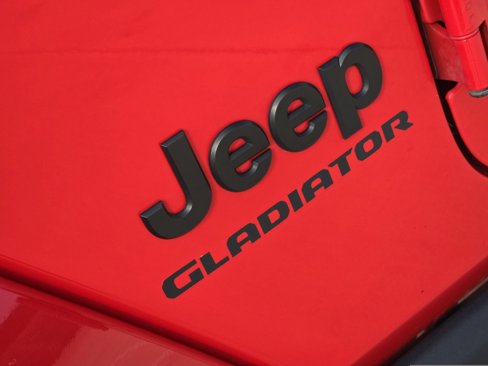 Used 2022 Jeep Gladiator Willys image 12
