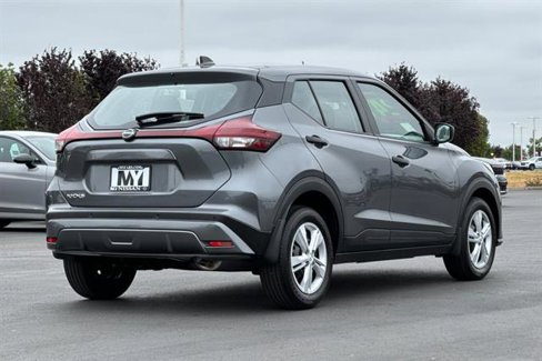 New 2025 Nissan Kicks Play S image 4