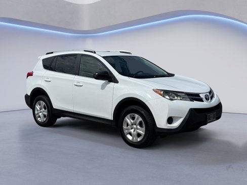 Used 2015 Toyota RAV4 LE image 1