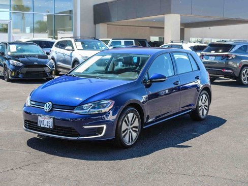 Used 2019 Volkswagen e-Golf SEL Premium image 3