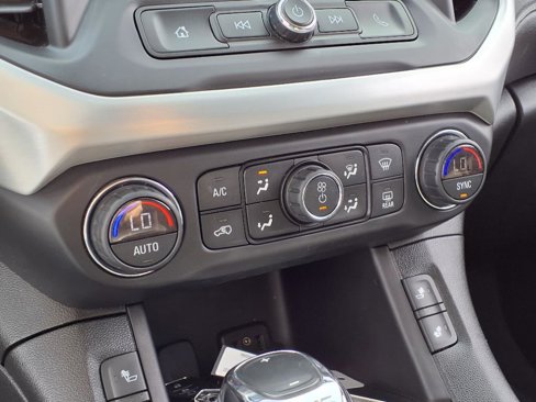 Used 2019 GMC Acadia SLE image 15