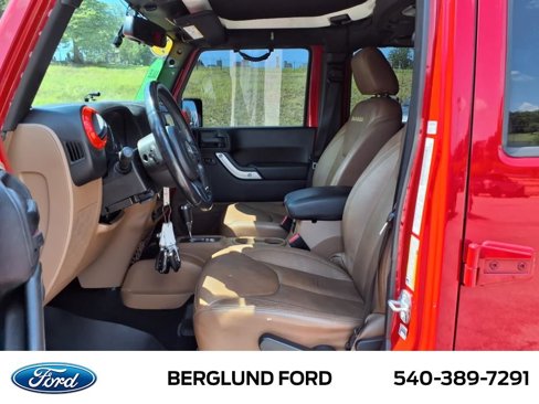 Used 2014 Jeep Wrangler Unlimited Sahara image 12