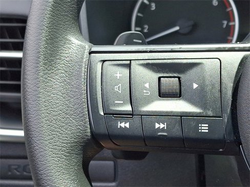 Used 2022 Nissan Rogue S image 20