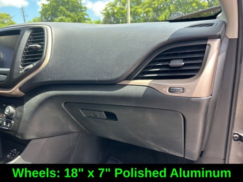 Certified 2015 Jeep Cherokee Limited image 25