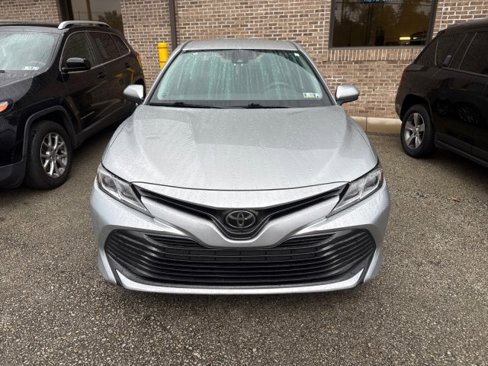 Used 2018 Toyota Camry LE image 6