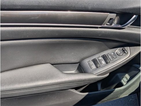 Used 2020 Honda Accord Sport image 14