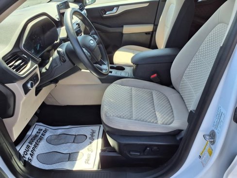 Used 2020 Ford Escape SE image 12