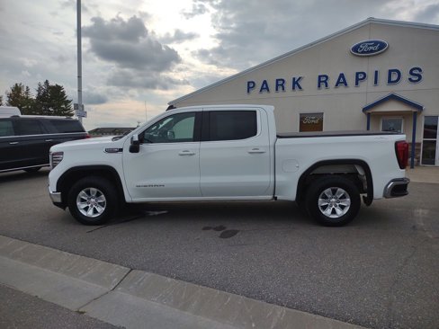 Used 2022 GMC Sierra 1500 SLE image 2