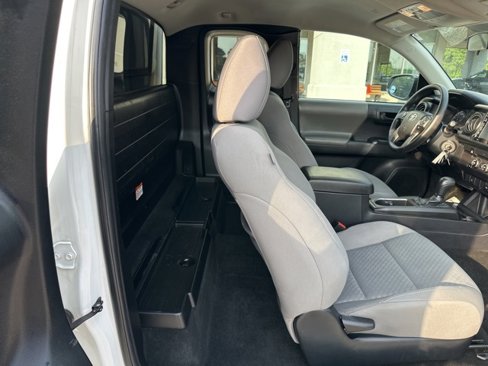 Used 2022 Toyota Tacoma SR image 33