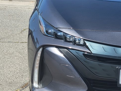Used 2020 Toyota Prius Prime LE image 3