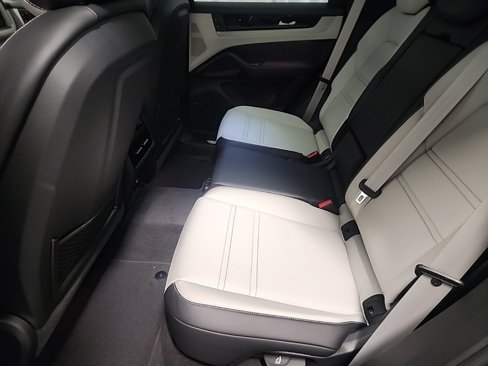 New 2025 Porsche Cayenne image 19