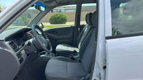 Used 2001 Chevrolet Tracker 2WD image 32