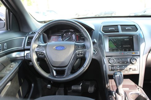 Used 2018 Ford Explorer XLT w/ Equipment Group 201A image 13
