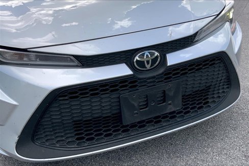 Used 2022 Toyota Corolla LE image 31