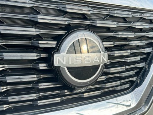 Used 2023 Nissan Rogue SV image 17