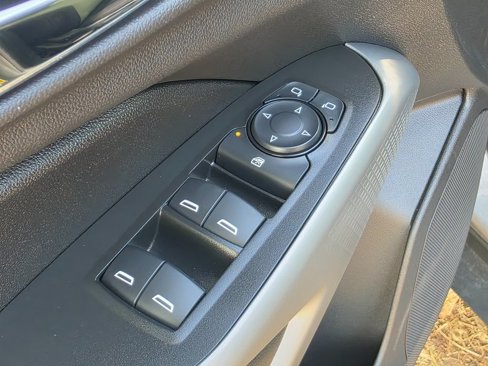 New 2025 Chevrolet Trax RS w/ Sunroof Package image 15