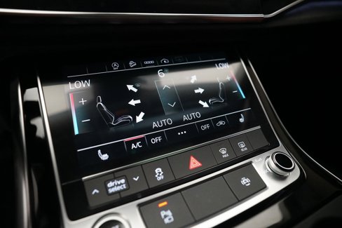 Used 2022 Audi Q8 Premium image 22