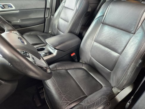Used 2014 Ford Explorer XLT w/ Equipment Group 202A image 11