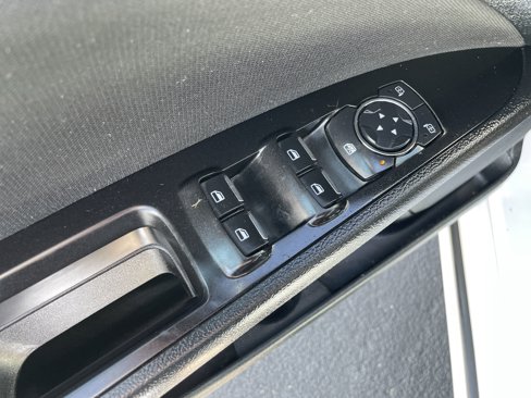 Used 2017 Ford Fusion SE w/ Equipment Group 201A image 19
