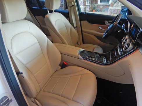 Used 2021 Mercedes-Benz GLC 300 4MATIC w/ Premium Package image 13