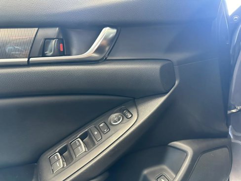 Used 2018 Honda Accord Sport image 40