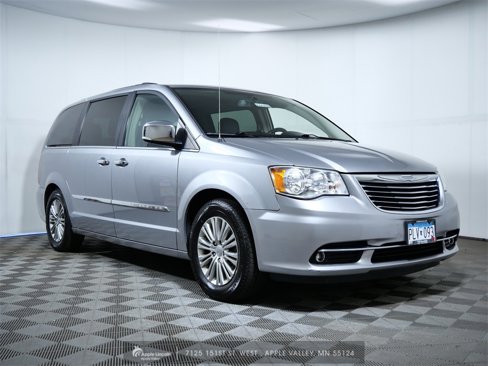Used 2015 Chrysler Town & Country Touring-L w/ Trailer Tow Group image 1